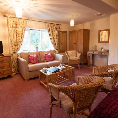 Magpies Lodge Slinfold Exterior foto