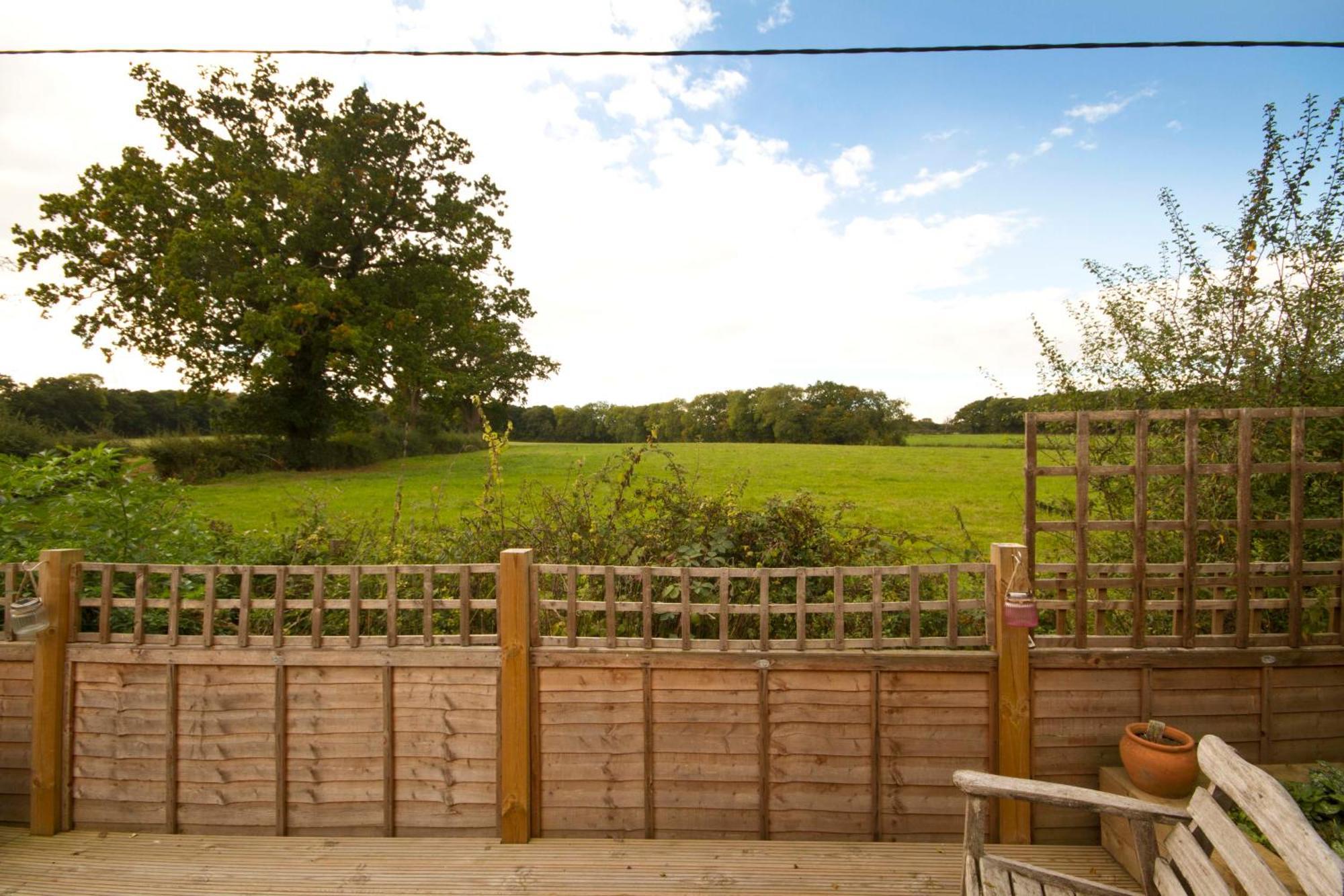 Magpies Lodge Slinfold Exterior foto